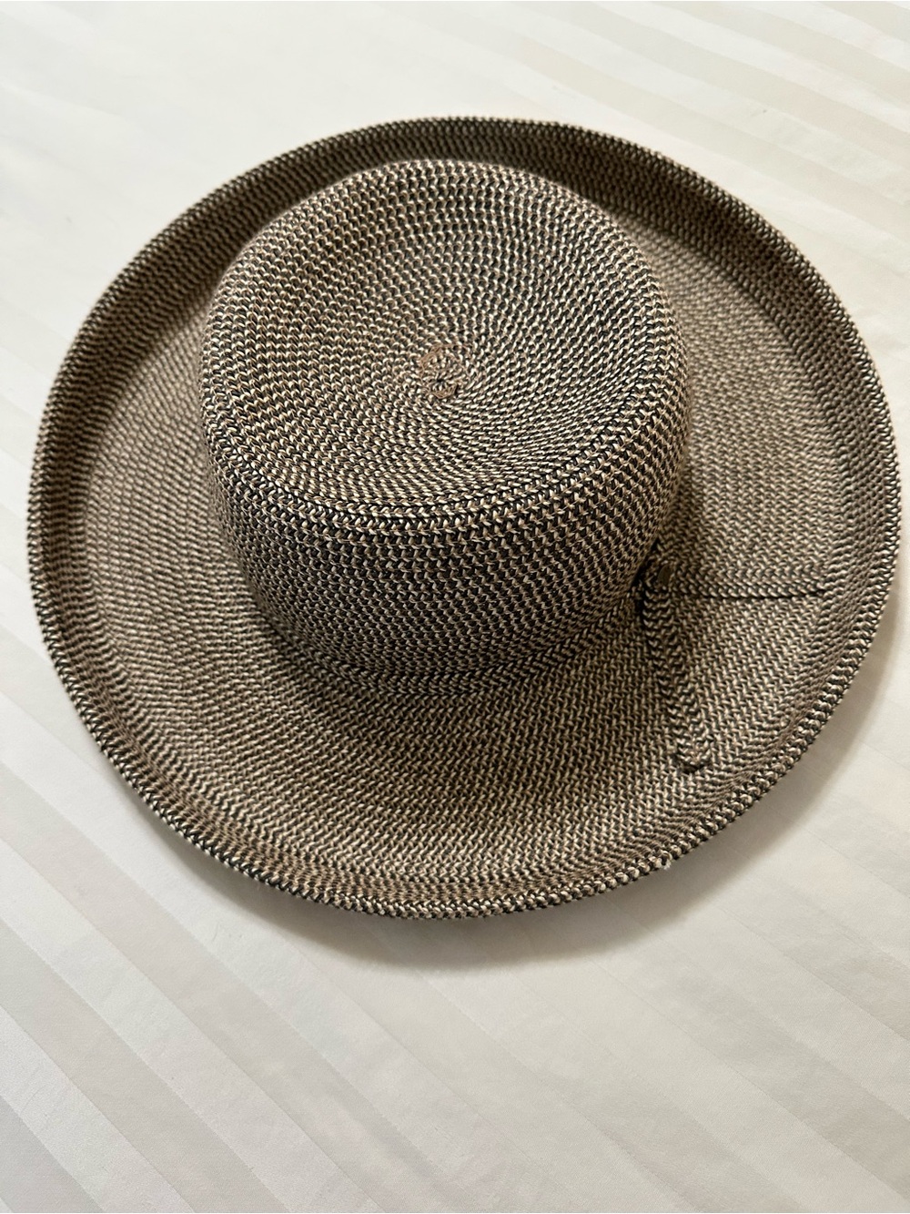 Vintage Betmar New York Neutral Braided Sun Hat - Women's Straw-Style Beach Hat - Picture 4 of 8